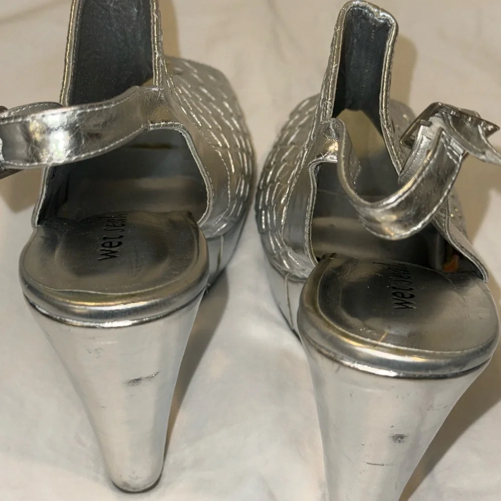 Wet Seal Size 9 Silver Woven Wedge Sandals Disco Party Date Night Barbiecore
